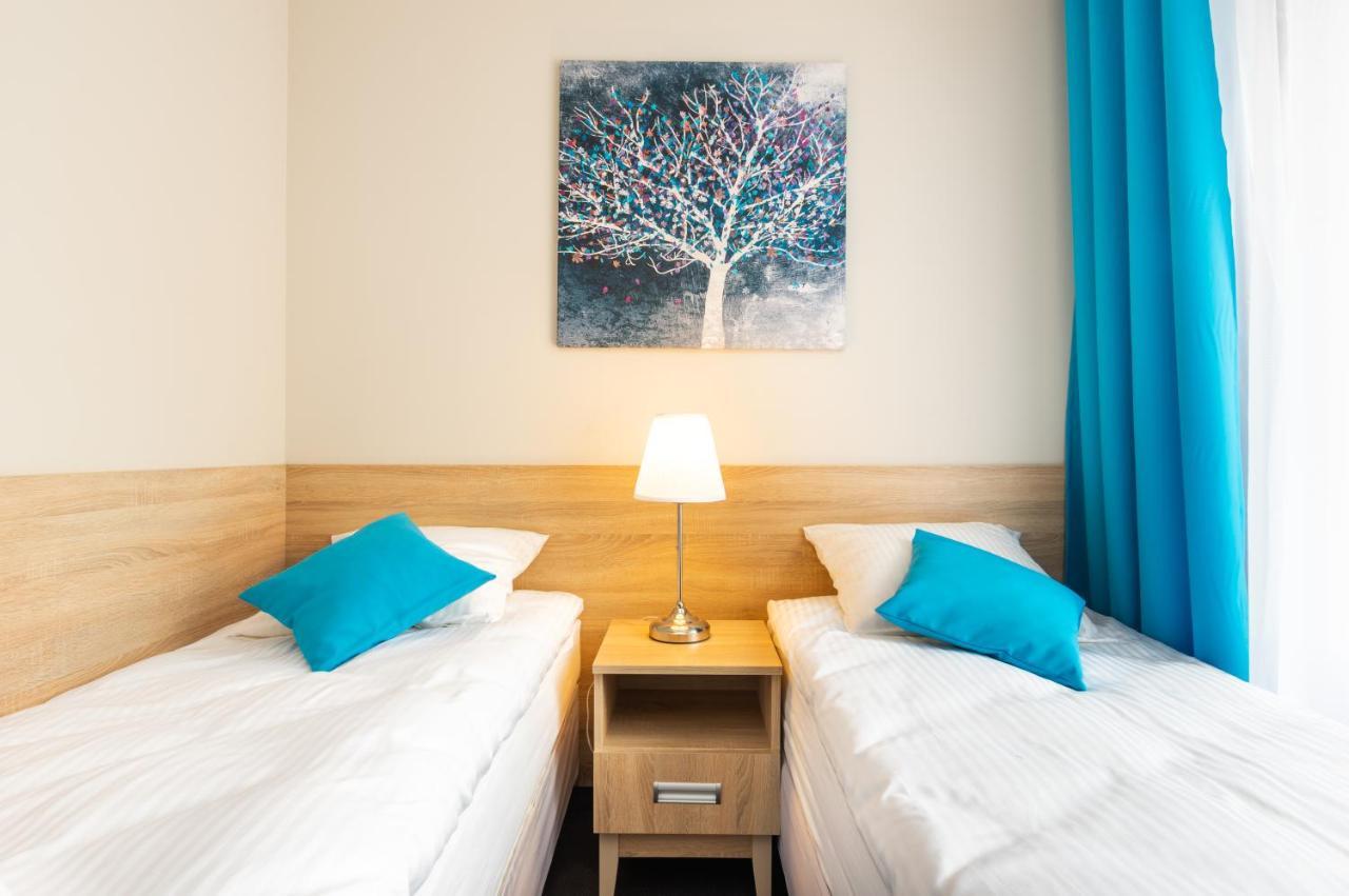 Astoria Fly Modlin Airport Aparthotel Pomiechowek ภายนอก รูปภาพ